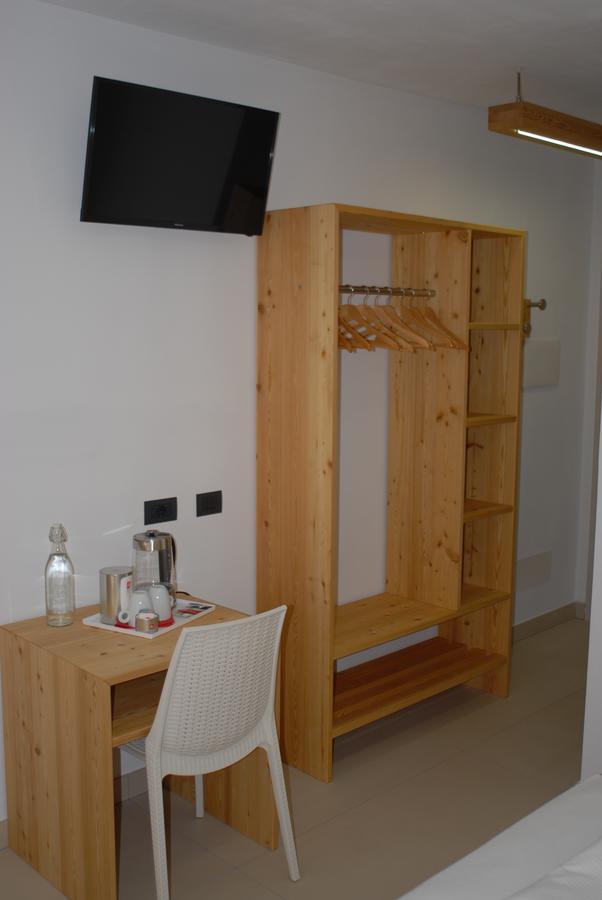 B&B Alciliegio Casnate Con Bernate Buitenkant foto