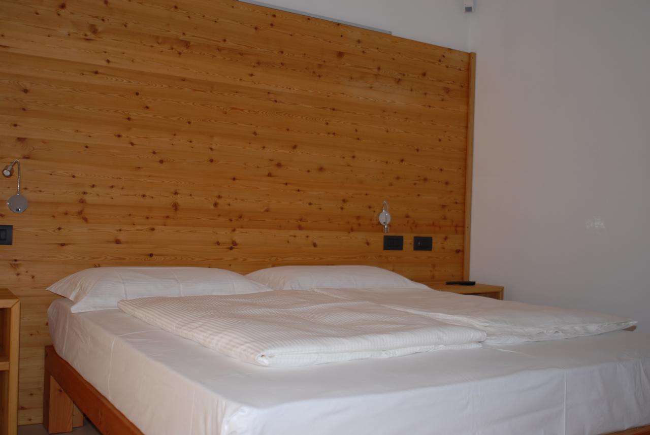 B&B Alciliegio Casnate Con Bernate Buitenkant foto