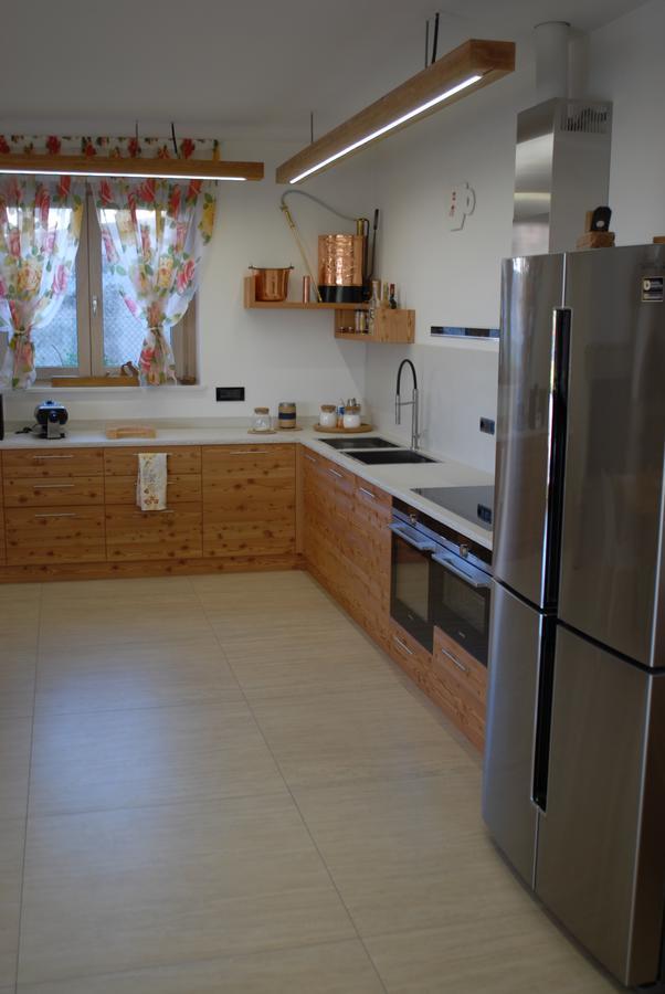 B&B Alciliegio Casnate Con Bernate Buitenkant foto