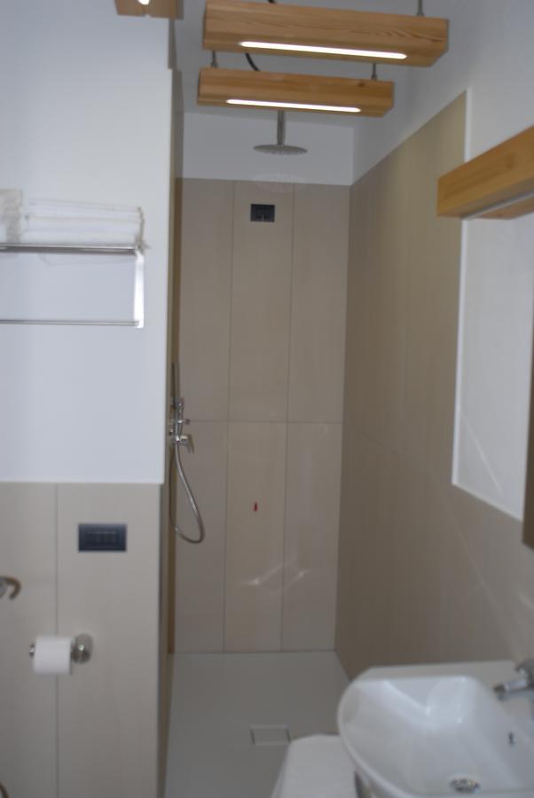 B&B Alciliegio Casnate Con Bernate Buitenkant foto