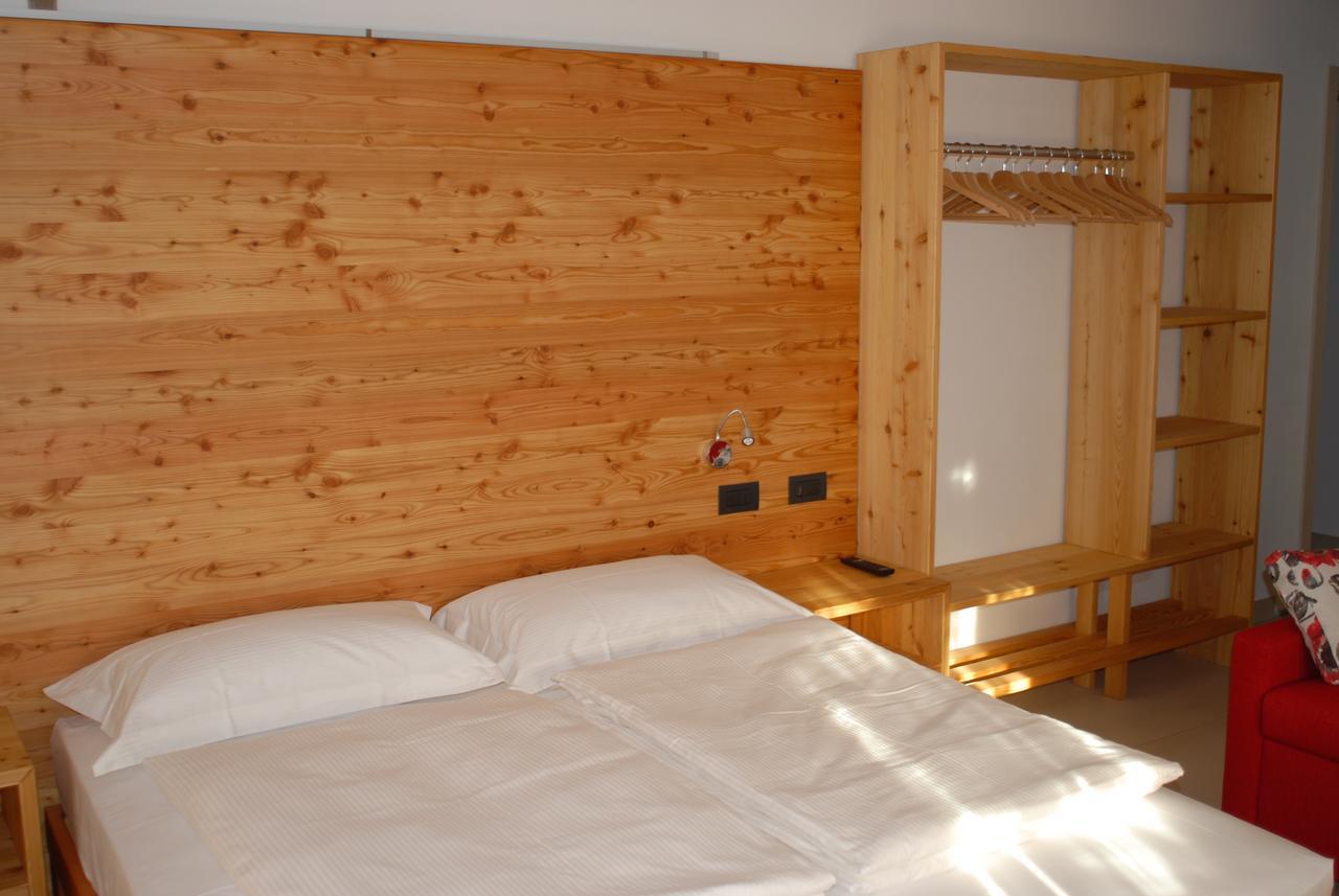 B&B Alciliegio Casnate Con Bernate Buitenkant foto